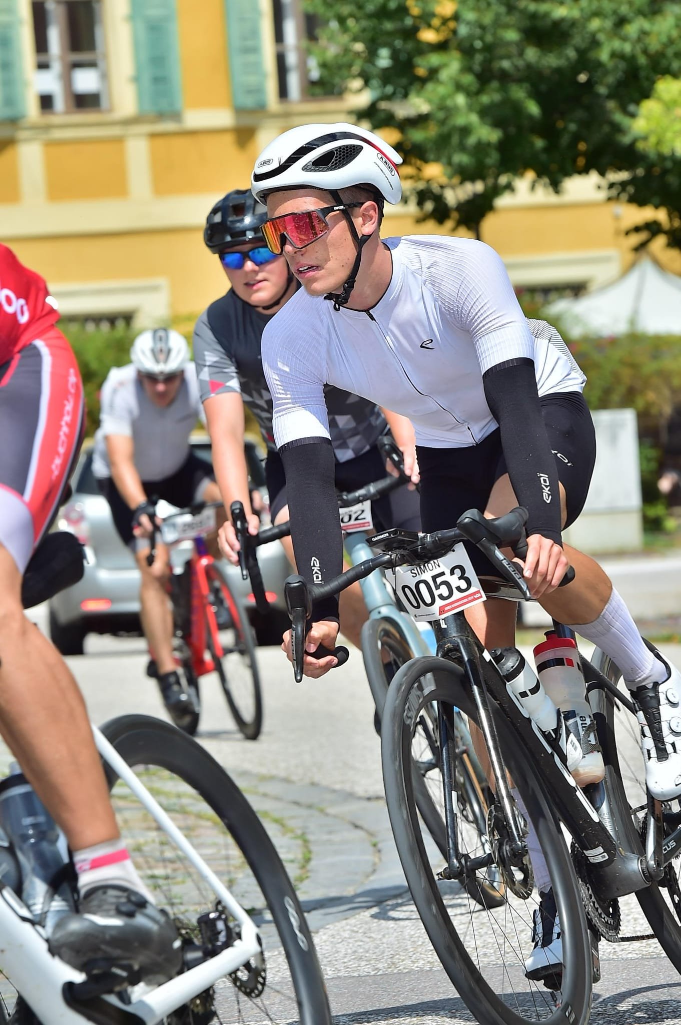 Simon Zink beim Ausdauersport in den Bergen